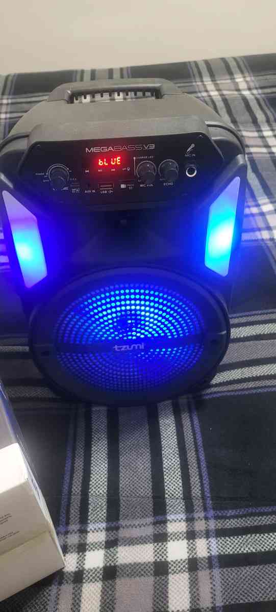 Bluetooth party speaker - Luzerne, Pennsylvania - FleaMarketBay