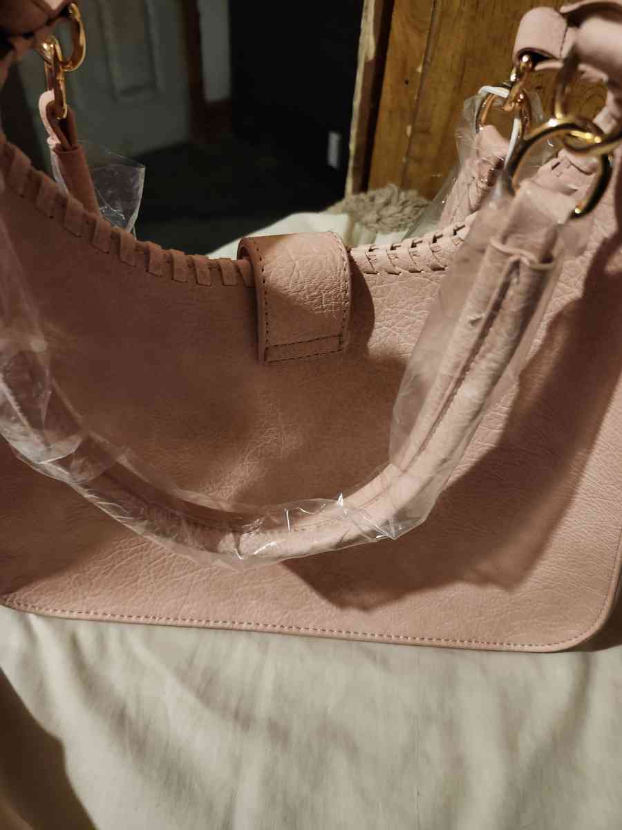 pink purse - Houston, Texas - FleaMarketBay