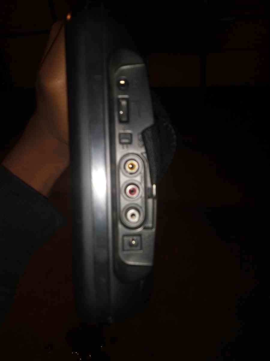 Venturer Twin Mobile DVD Players - Indianapolis, Indiana - FleaMarketBay