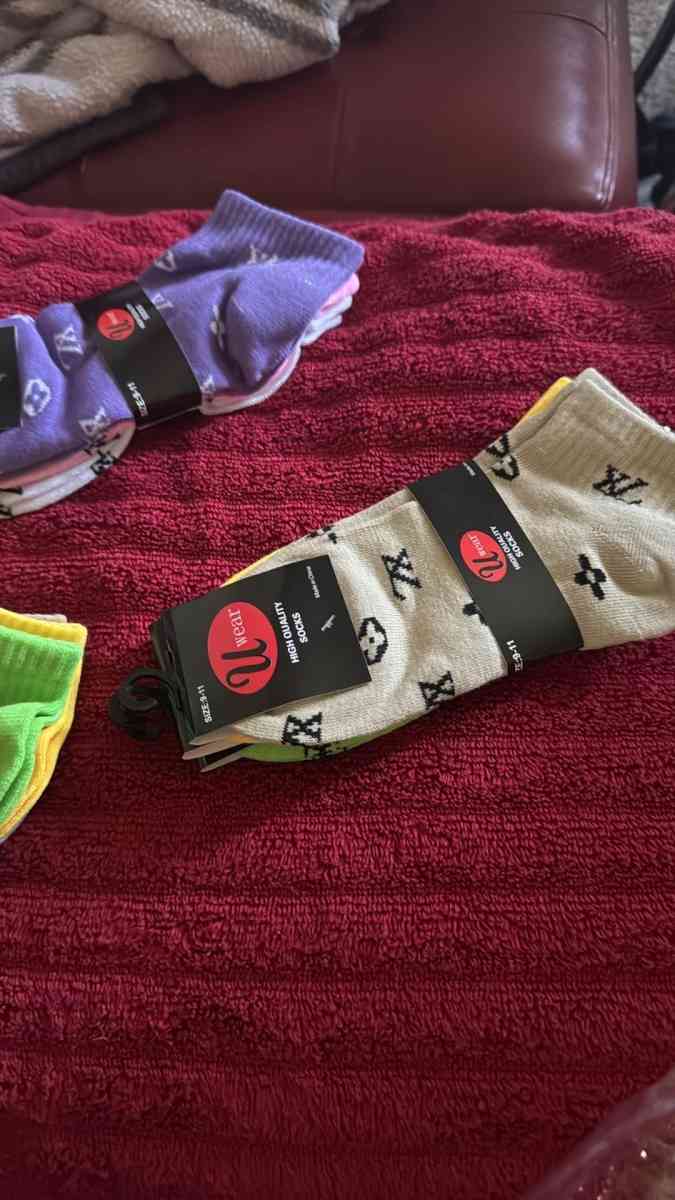 Socks one size fits all - Mc Lean, Virginia - FleaMarketBay