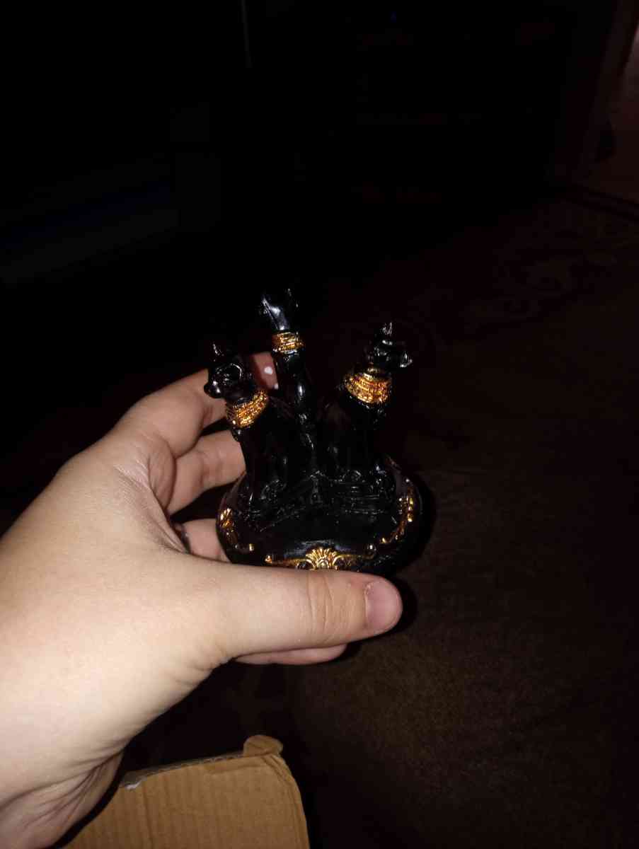 glass artifacts of a cat - Weatherly, Pennsylvania - FleaMarketBay