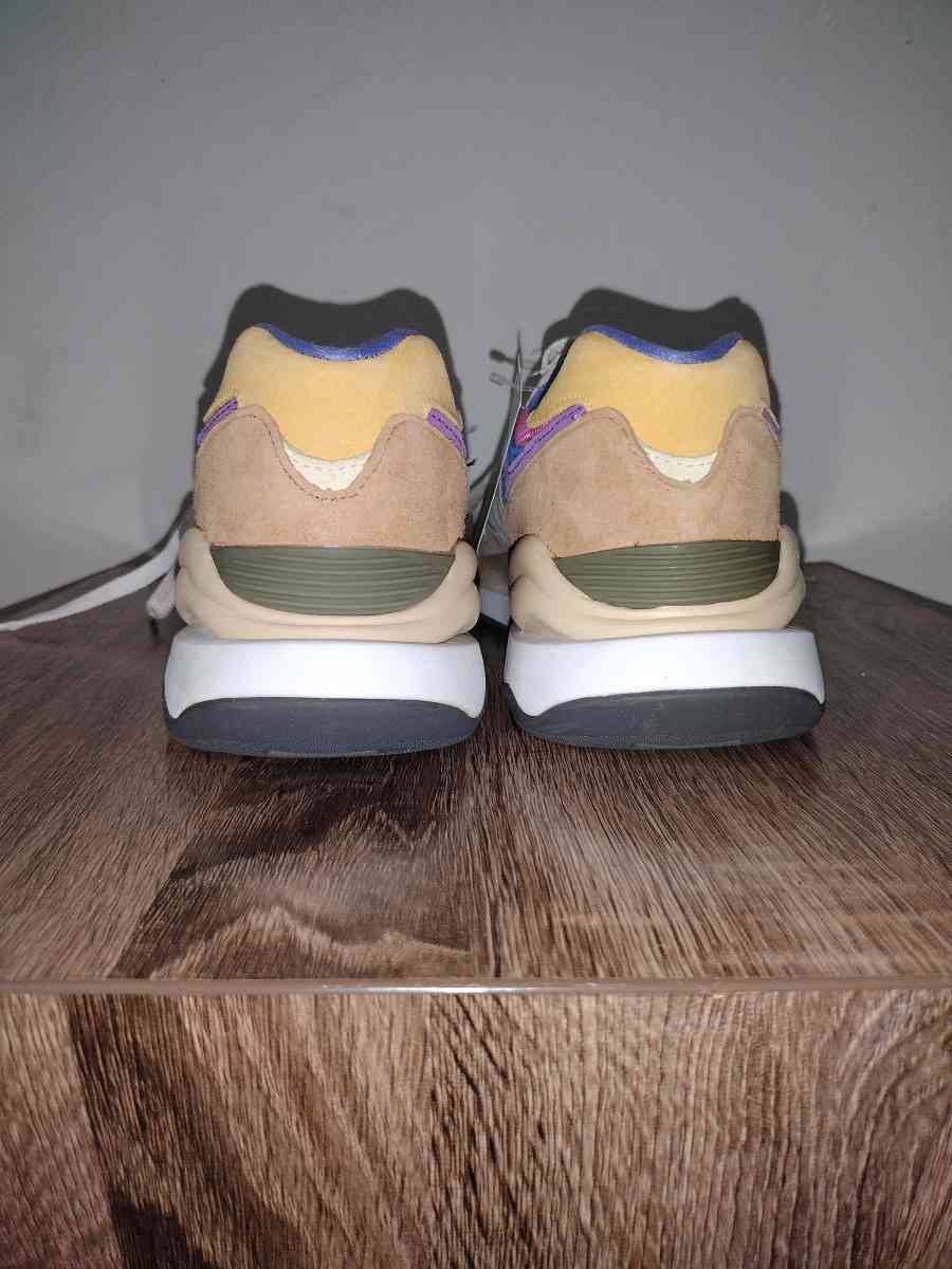 New Balance 5740 Calm Taupe Vibrant Apricot SIZE 11 - Jacksonville, Florida - FleaMarketBay