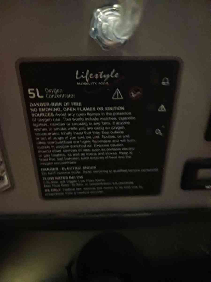 Lifestyle Oxygen concentrator with 3 O2 tanks and Carrier - North Port, Florida - FleaMarketBay