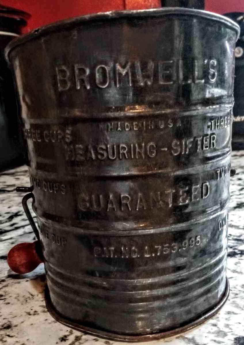 Bromwells 3 cups Metal Flour Sifter - Muldrow, Oklahoma - FleaMarketBay