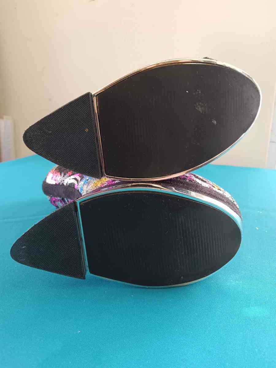 privileged rainbow shoes - Saint Paul, Minnesota - FleaMarketBay