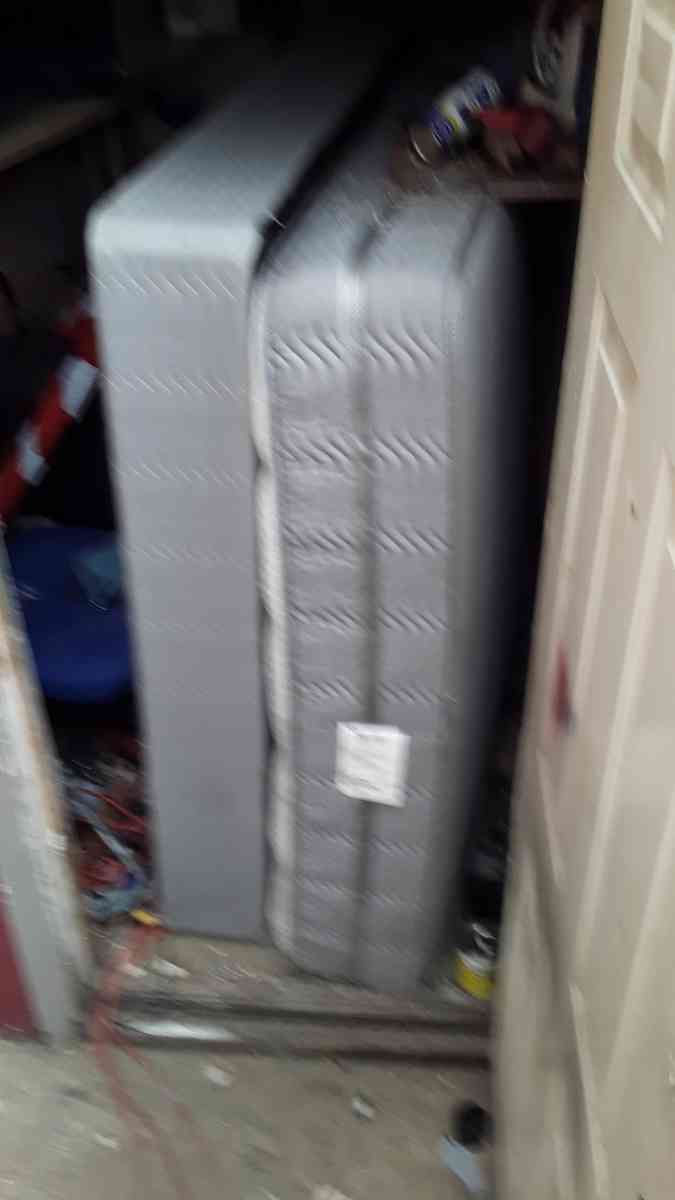 bed with matching mattress and box spring - Dallas, Texas - FleaMarketBay