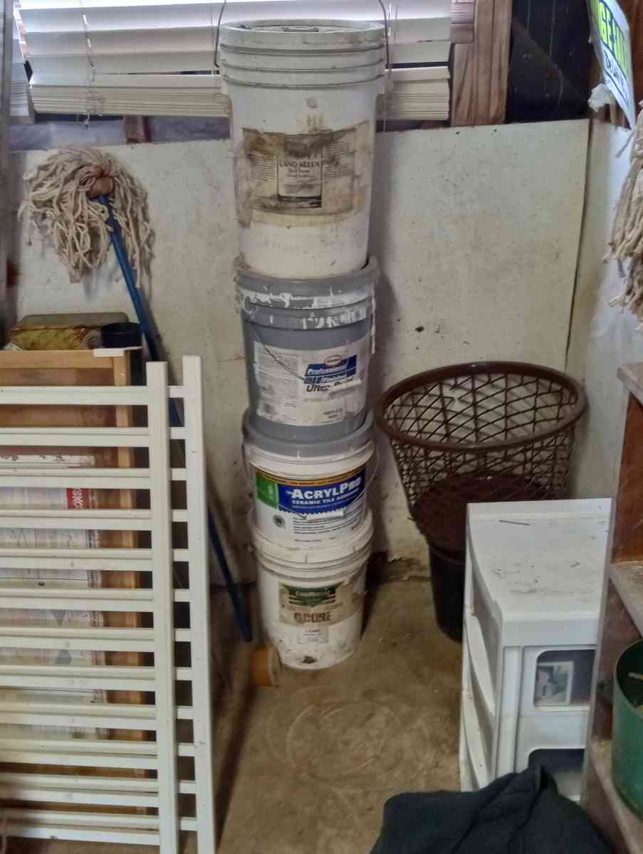 random household items - Bacliff, Texas - FleaMarketBay