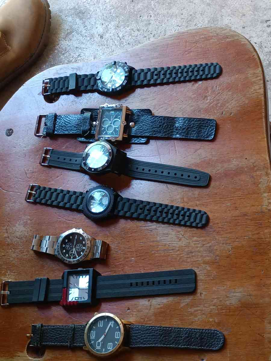 mens timepieces for every day of the week only 5 for all - Winston Salem, North Carolina - FleaMarketBay