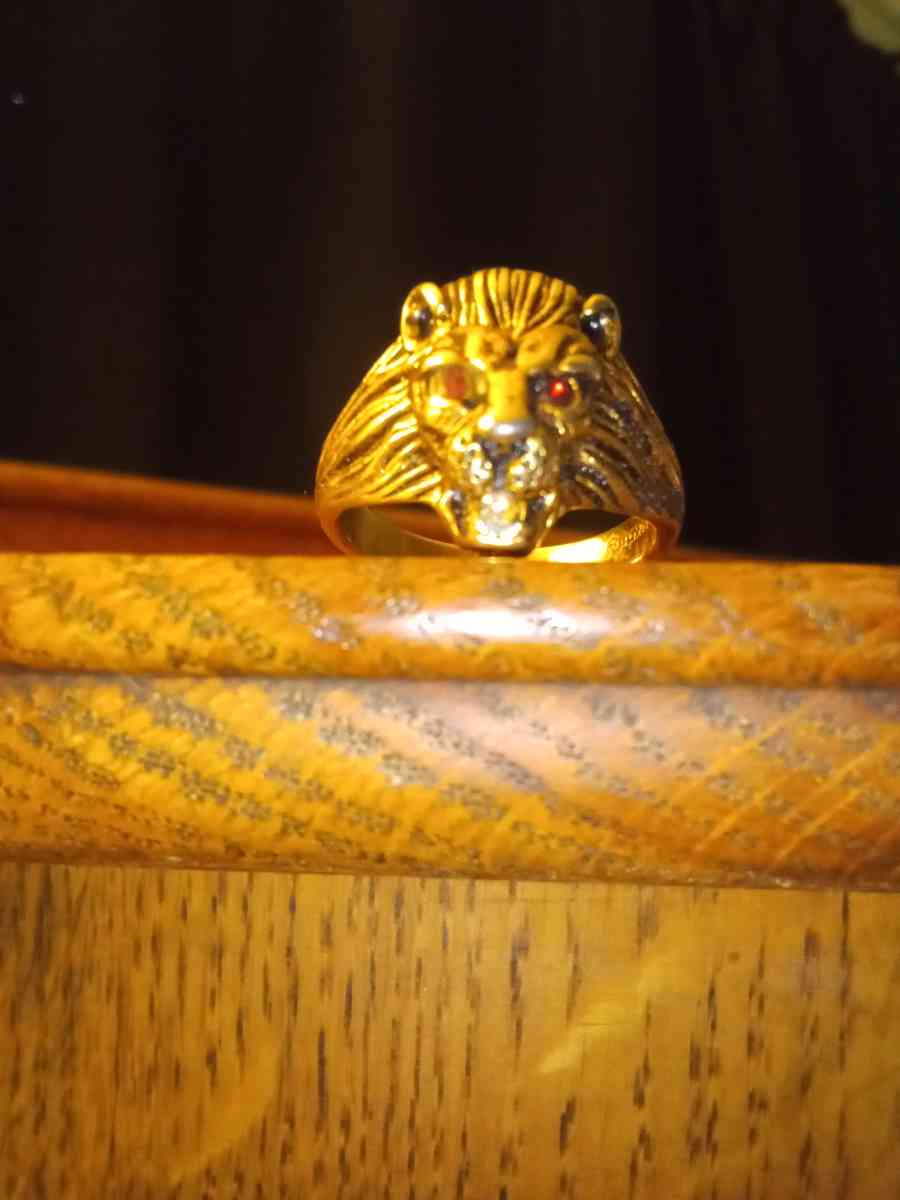 man gold lion ring - Bristol, Indiana - FleaMarketBay