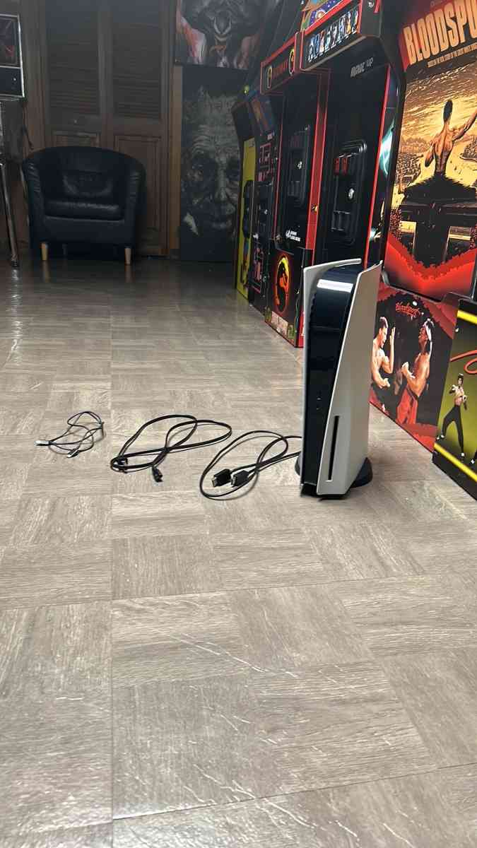 PlayStation 5 Standard Disc Edition - Warren, Michigan - FleaMarketBay