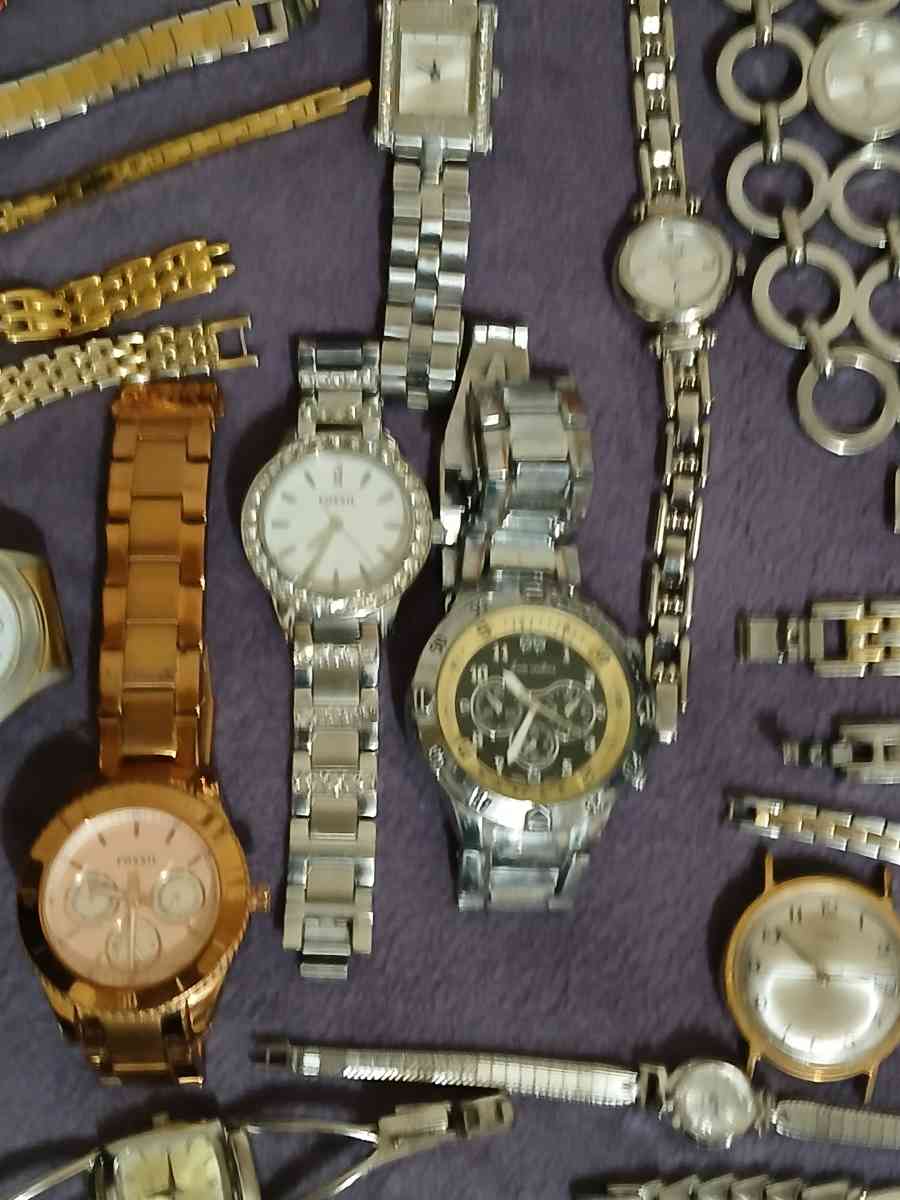 over 110 watches - Akron, Ohio - FleaMarketBay