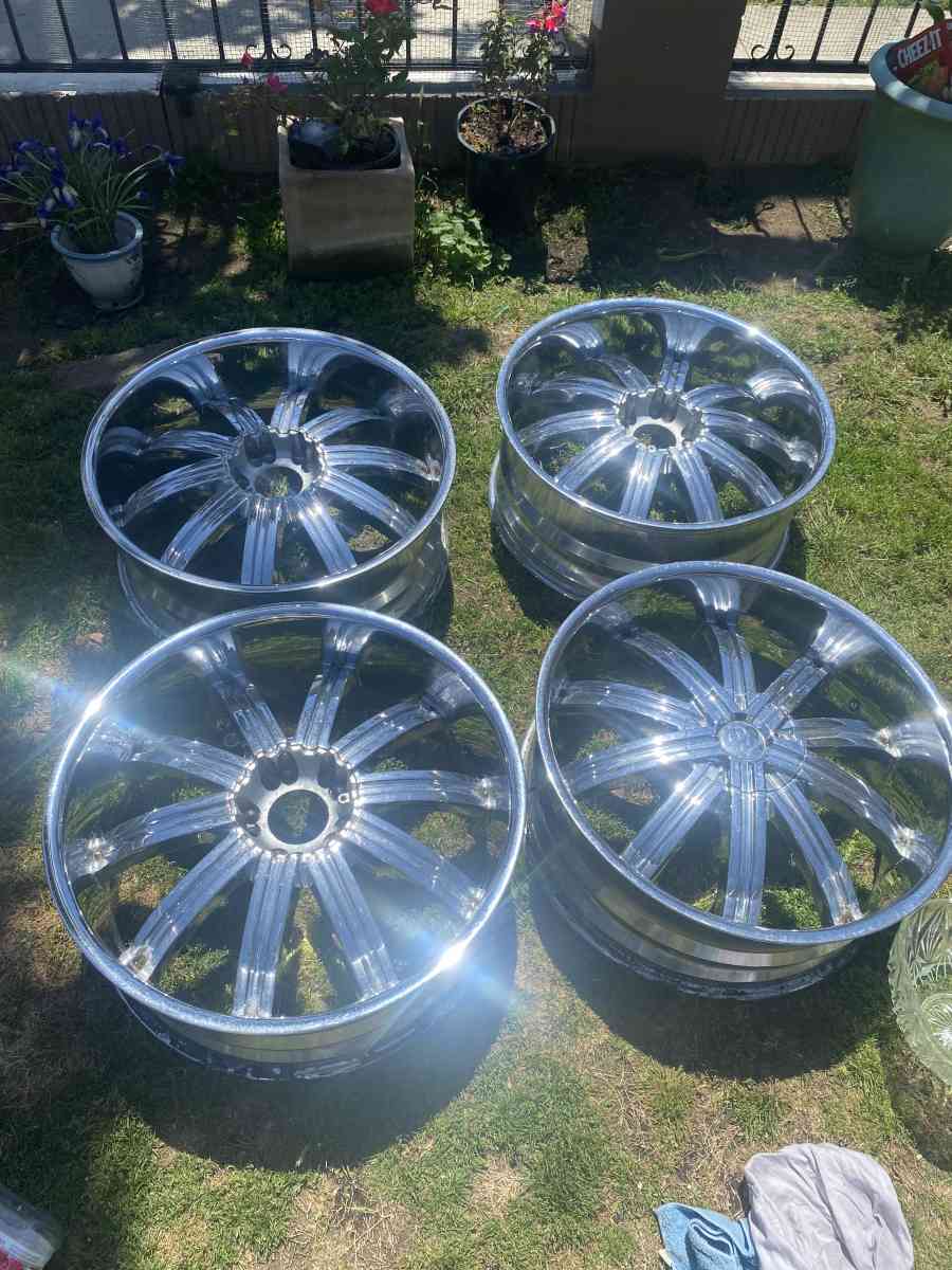 RS 24 Inch RIMS - San Pedro, California