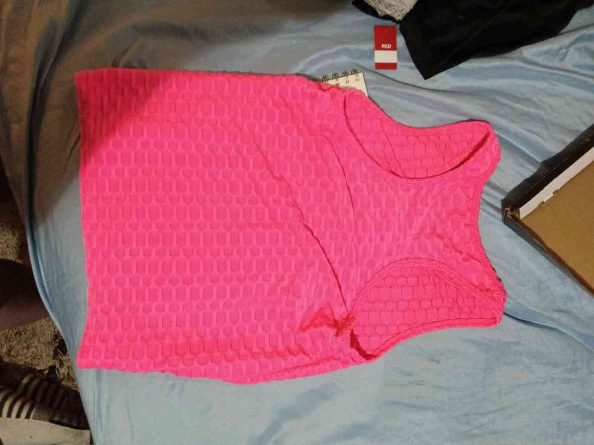 Tanktop Pink Colored - Jeffersonville, Kentucky - FleaMarketBay