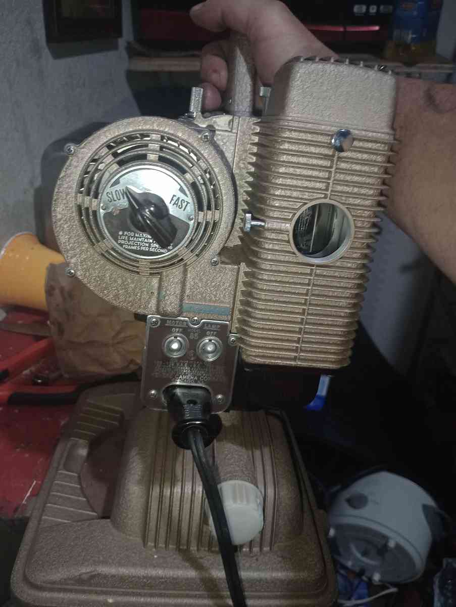 vintage projector - Spring Hill, Florida - FleaMarketBay