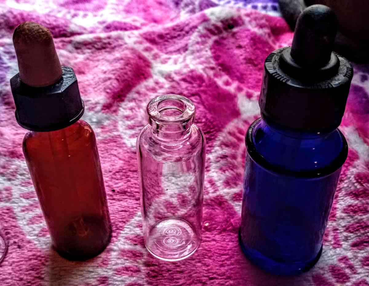 6 Colored and Clear Bottles - Muldrow, Oklahoma - FleaMarketBay