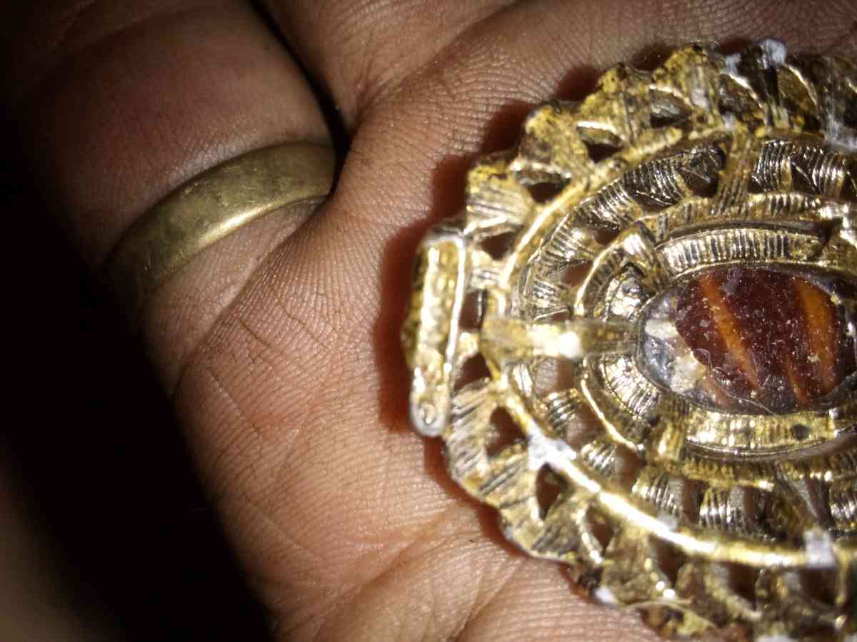 vintage broach with tigers eye glass pendant - Middletown, Indiana - FleaMarketBay