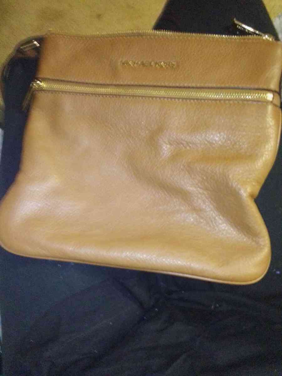 3 Michael kors purses - Spartanburg, South Carolina - FleaMarketBay