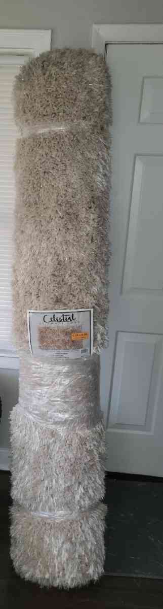 Big fluffy brand new rug with silver - Detroit, Michigan