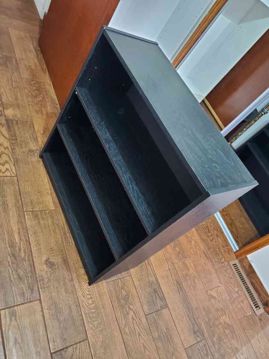 Bookcases - Youngstown, Ohio - FleaMarketBay