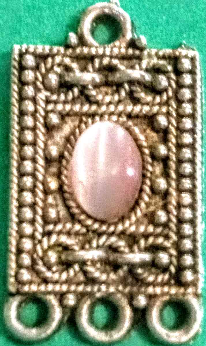 5 Pendants - Muldrow, Oklahoma - FleaMarketBay