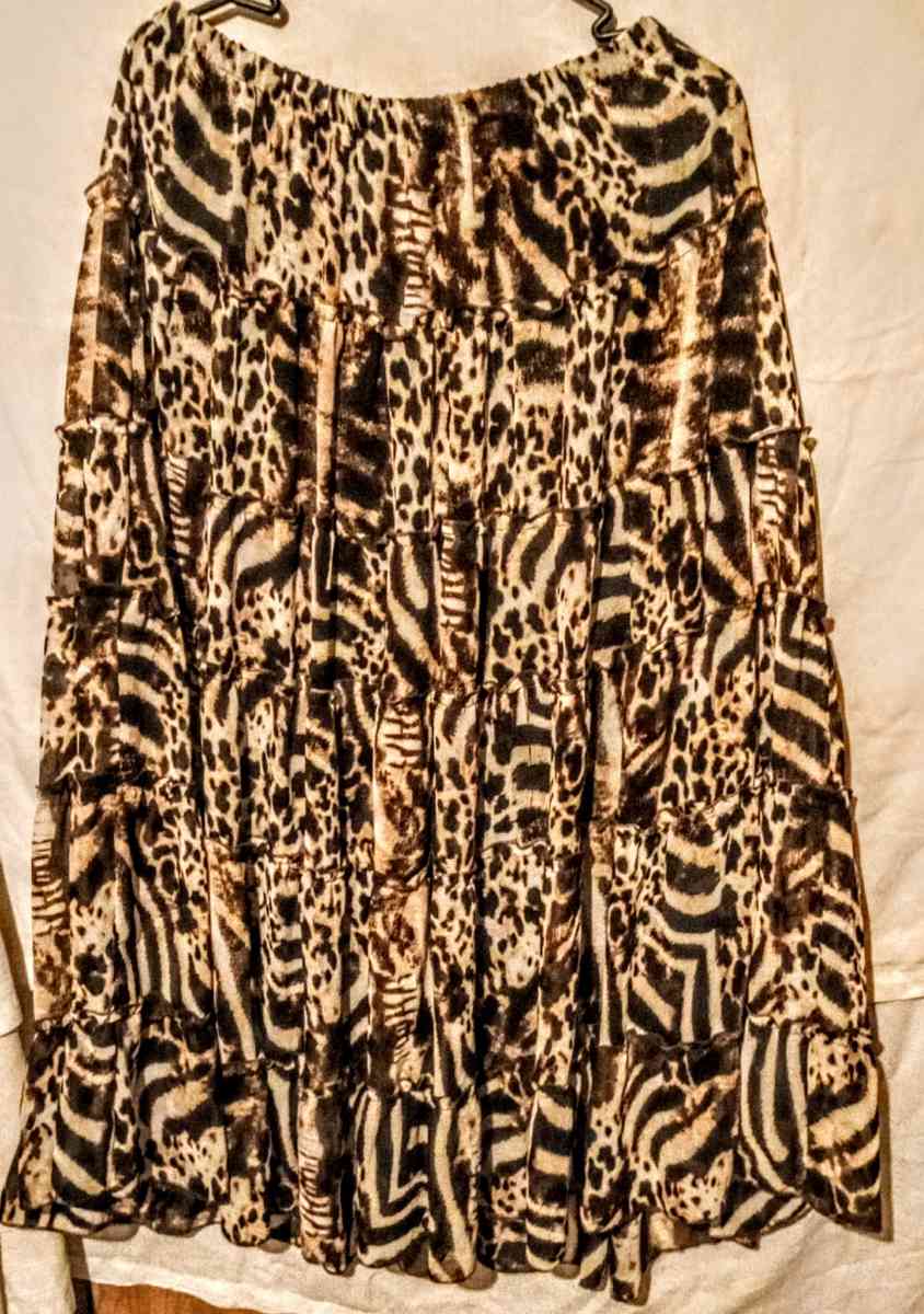 Brown and White Animal Print Skirt - Muldrow, Oklahoma - FleaMarketBay