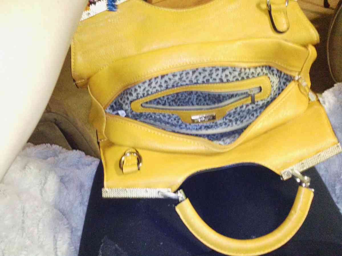 3 Michael kors purses - Spartanburg, South Carolina - FleaMarketBay