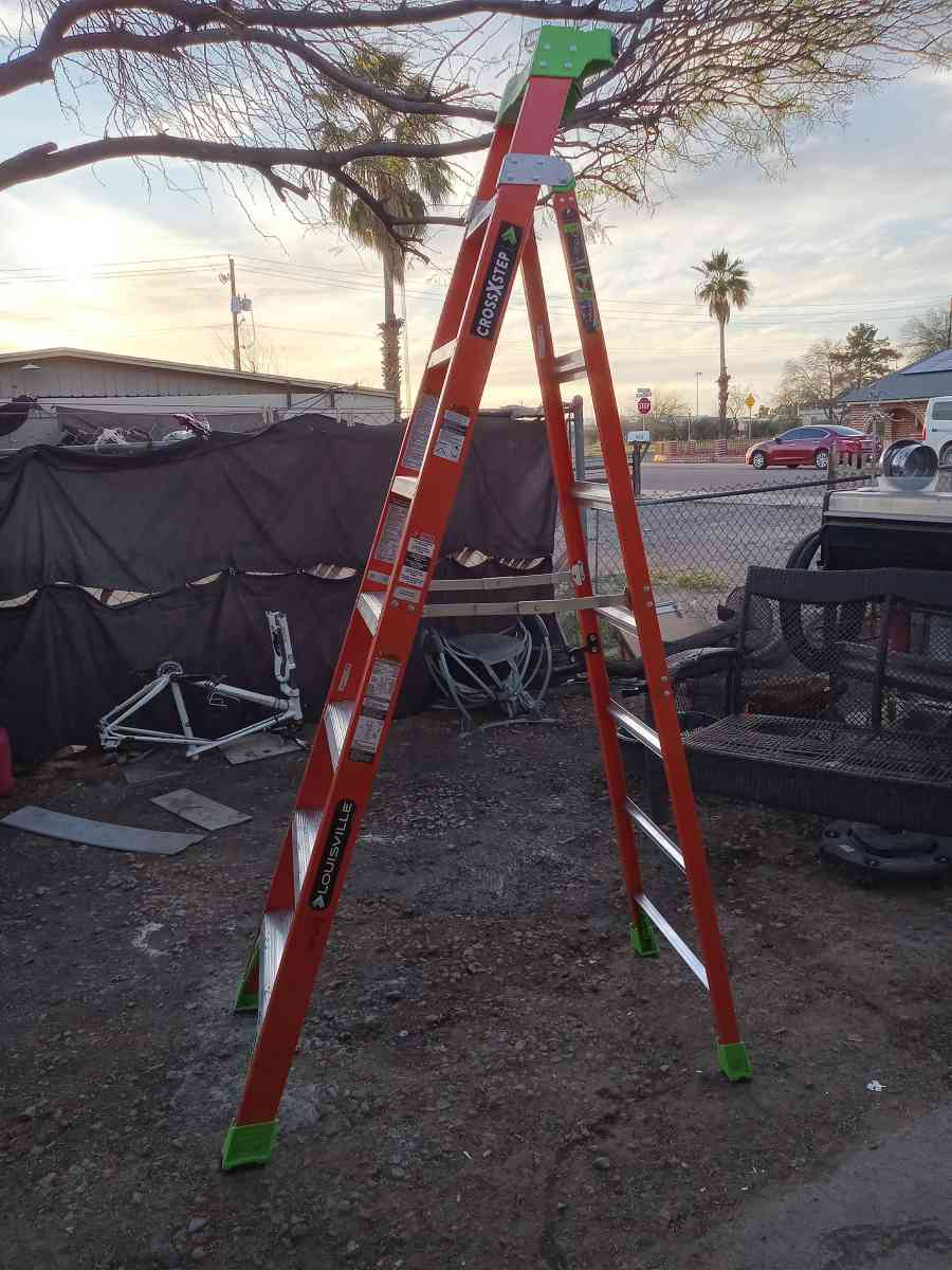 8 inch Louisville ladder 8 inch model 1508 - Tolleson, Arizona