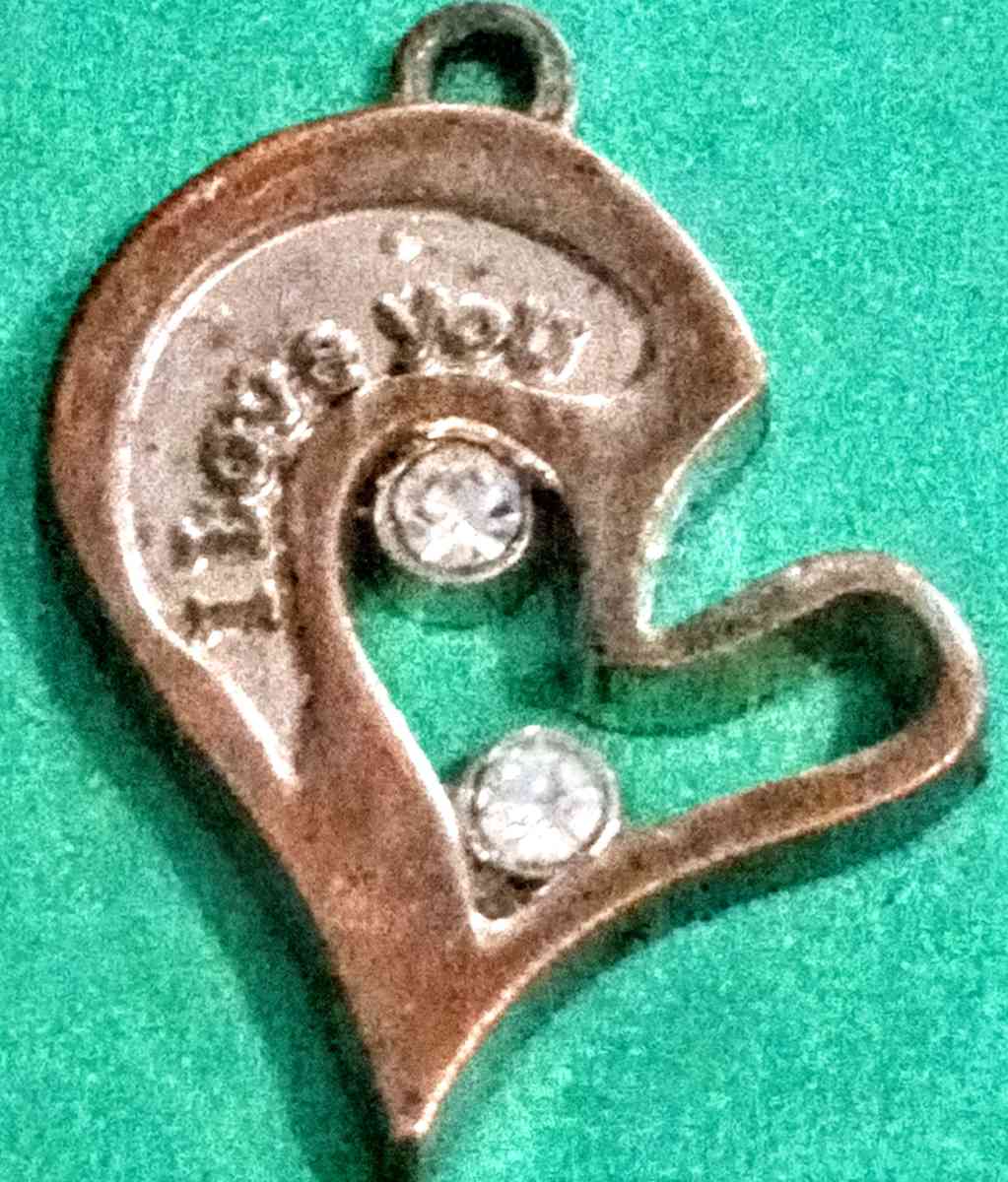 5 Pendants - Muldrow, Oklahoma - FleaMarketBay