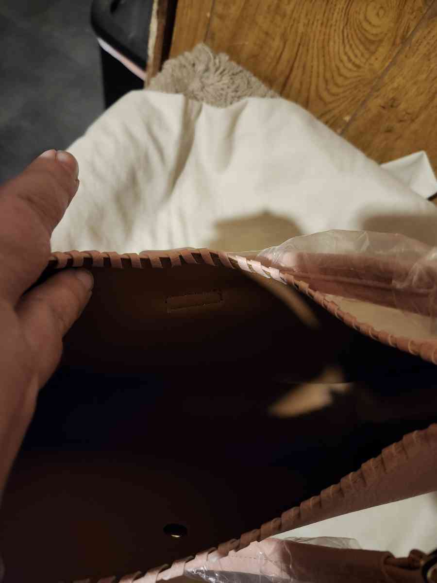 pink purse - Houston, Texas - FleaMarketBay