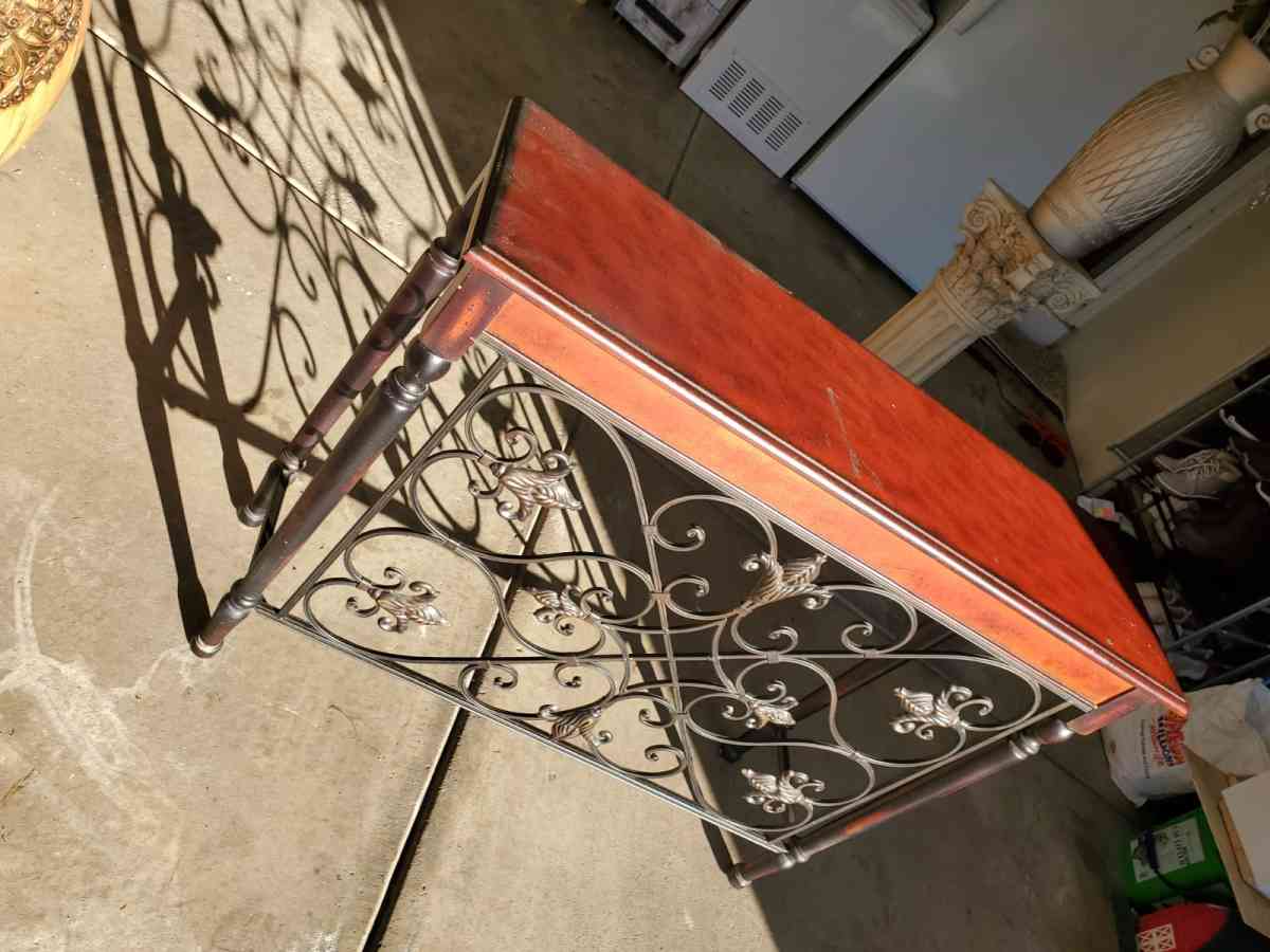 Console - Youngstown, Ohio - FleaMarketBay