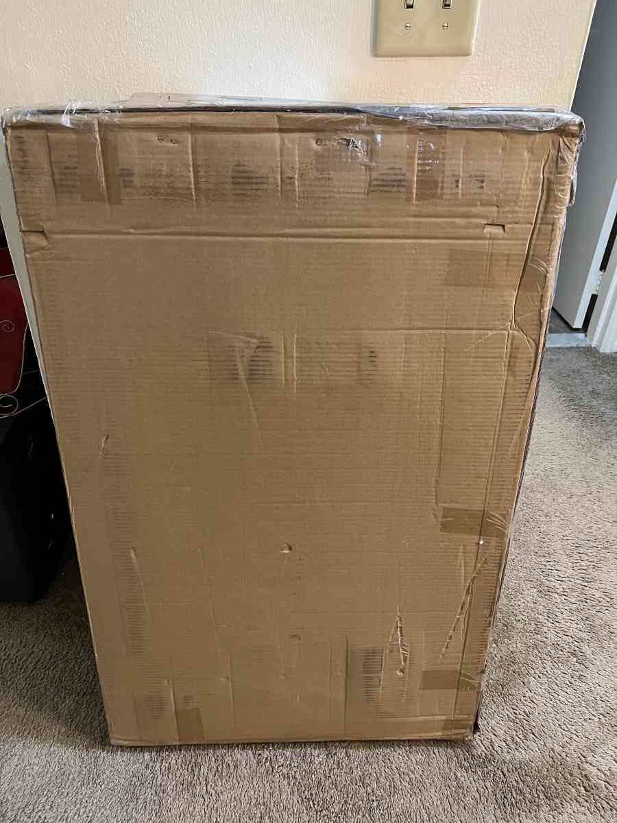 Lorell Upper Shelf Laminate Computer Desk Metallic - Hackensack, New Jersey - FleaMarketBay