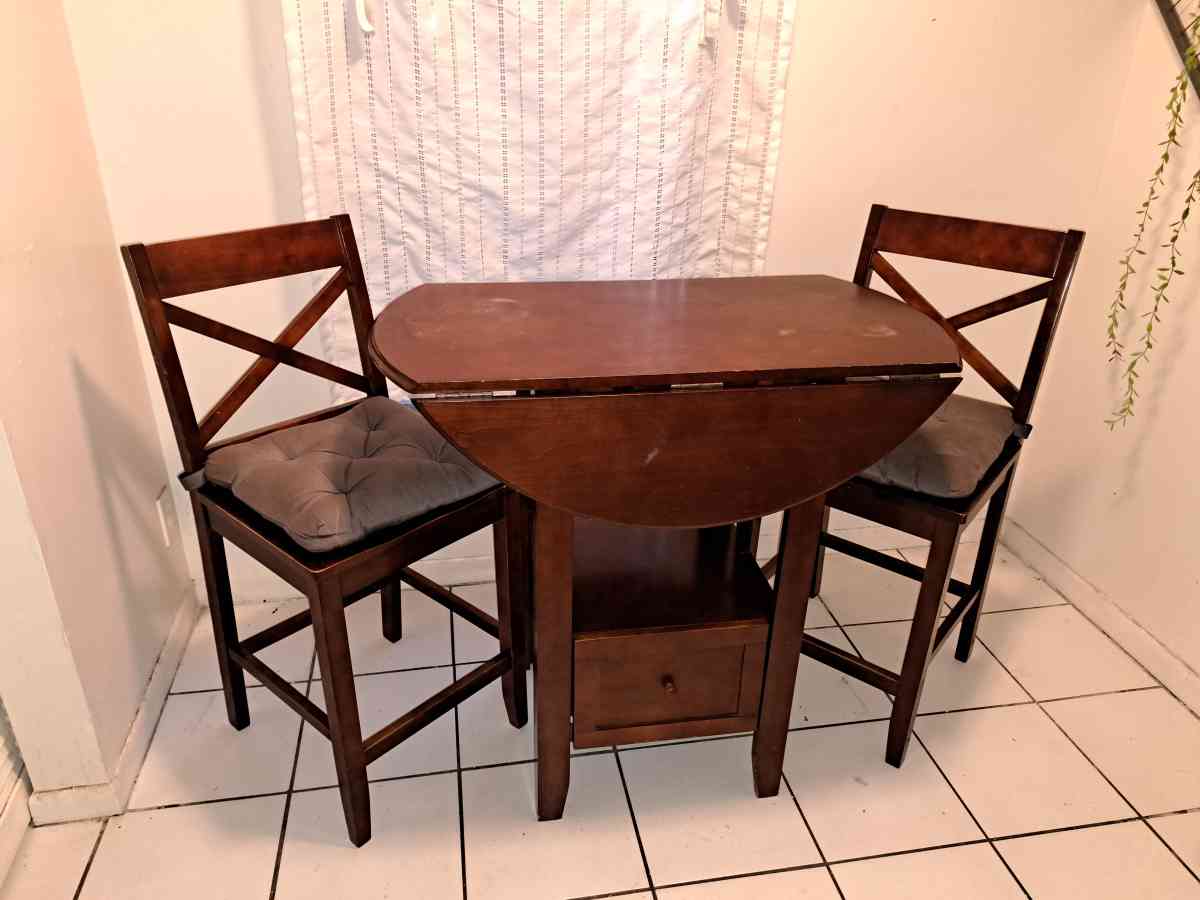 kitchen table - Fort Lauderdale, Florida - FleaMarketBay