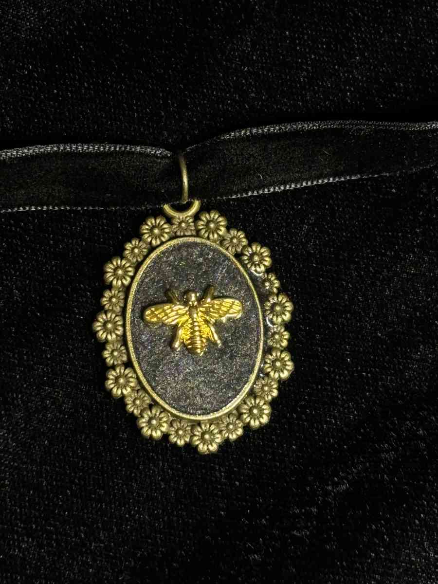 Anthophila Choker - Tehachapi, California