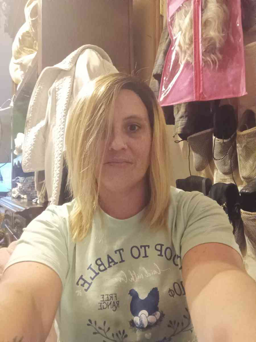 short real hair wig - Deep Run, North Carolina - FleaMarketBay