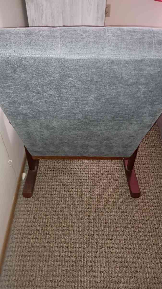 Gray rocking chair - Botkins, Ohio - FleaMarketBay