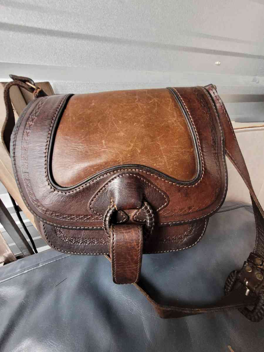 leather purse - Waynesville, Ohio - FleaMarketBay
