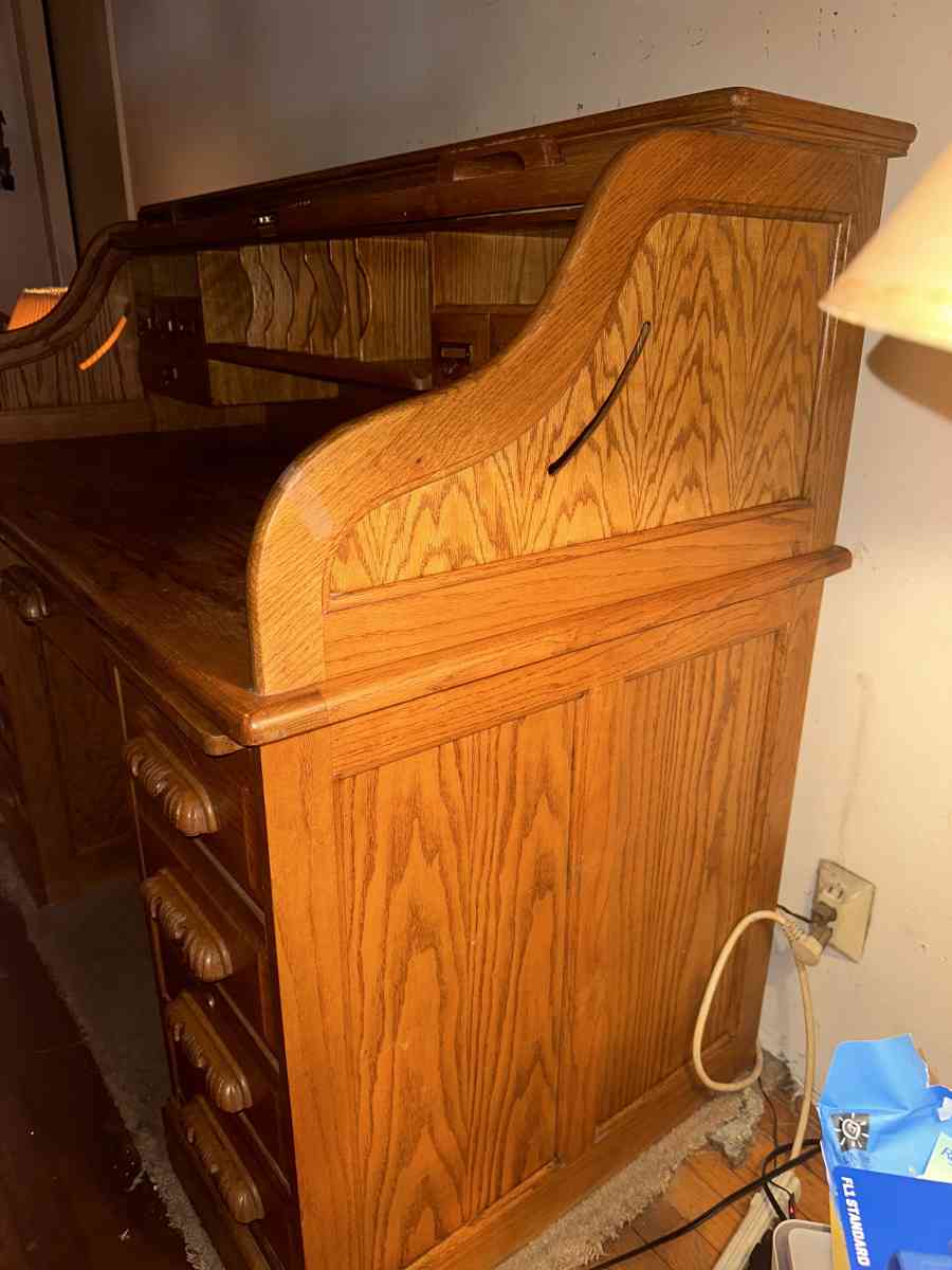 Vintage RollTop Desk with Chair - Pico Rivera, California - FleaMarketBay