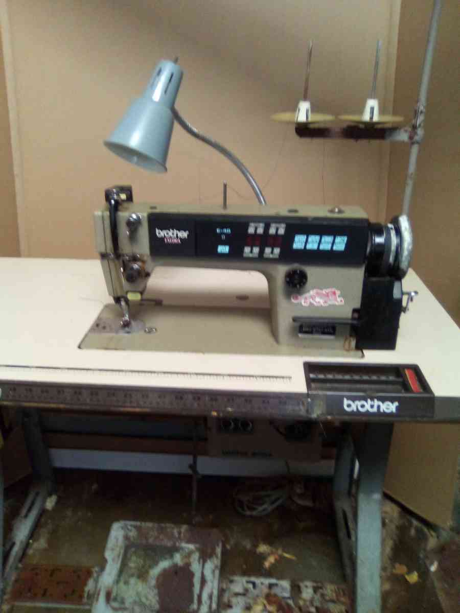 Industrial single needle sewing machine - Costa Mesa, California - FleaMarketBay
