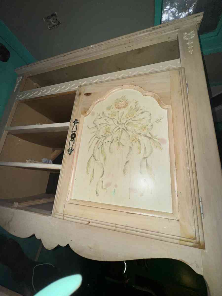 antique looking twin bedroom set - Suwannee, Florida - FleaMarketBay