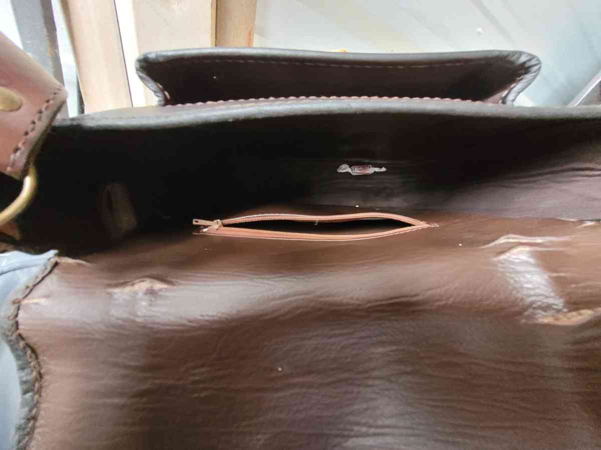 leather purse - Waynesville, Ohio - FleaMarketBay