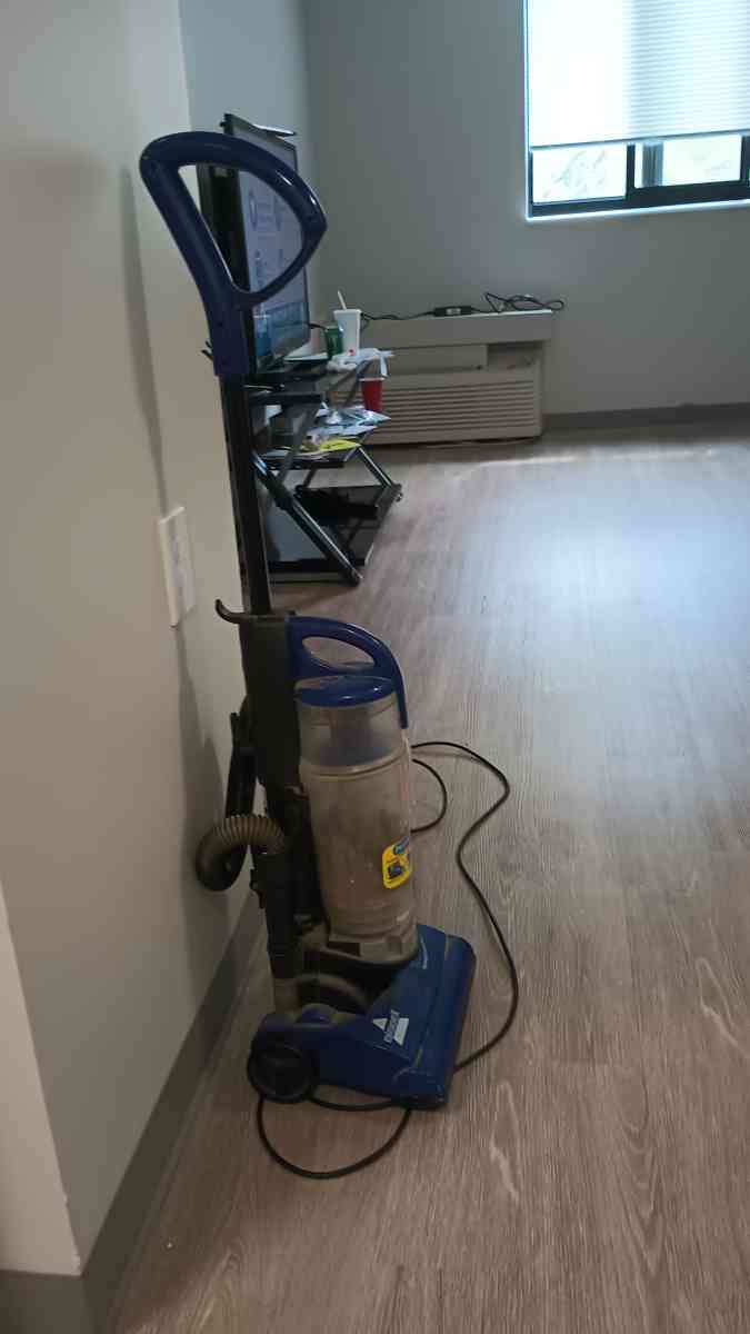 vacuum cleaner - Atlanta, Georgia - FleaMarketBay