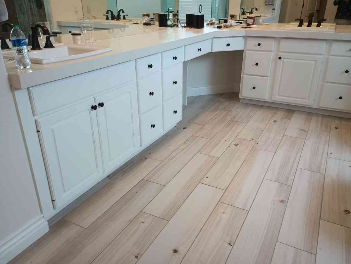 Interior Exterior painting services - Aurora, Colorado - FleaMarketBay