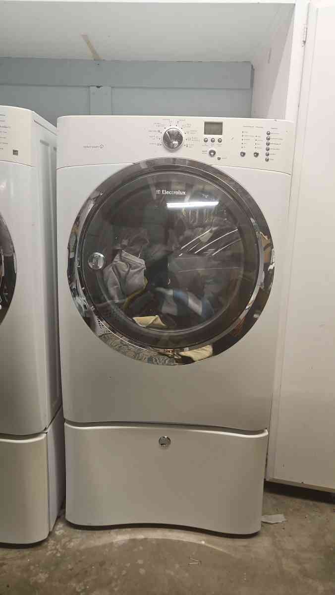 LG Electrolux Electric Dryer - Long Beach, California