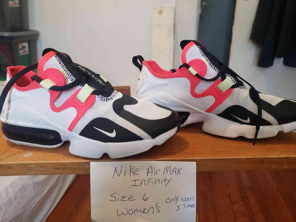 Nike Air Infinitys - Boston, Massachusetts - FleaMarketBay