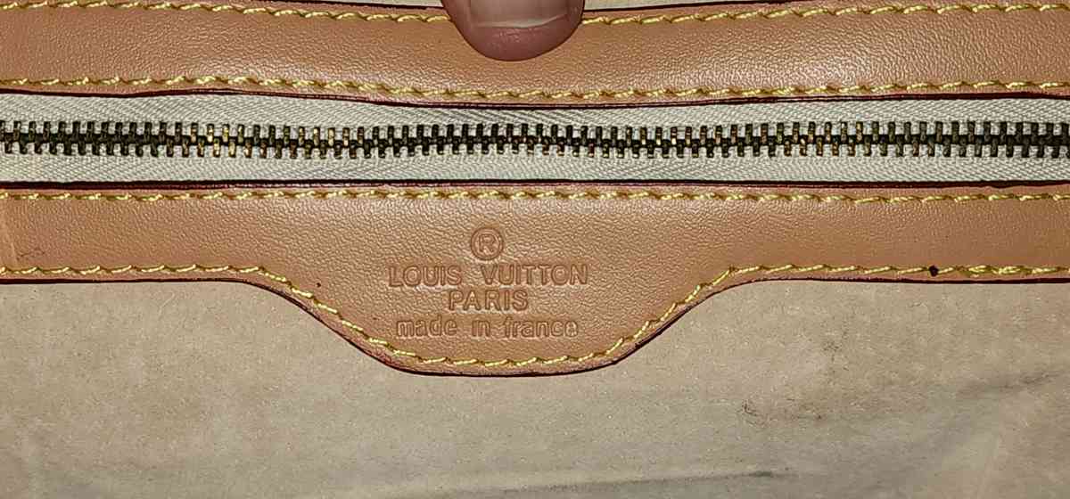 Louis Vuitton - Martinsburg, West Virginia - FleaMarketBay