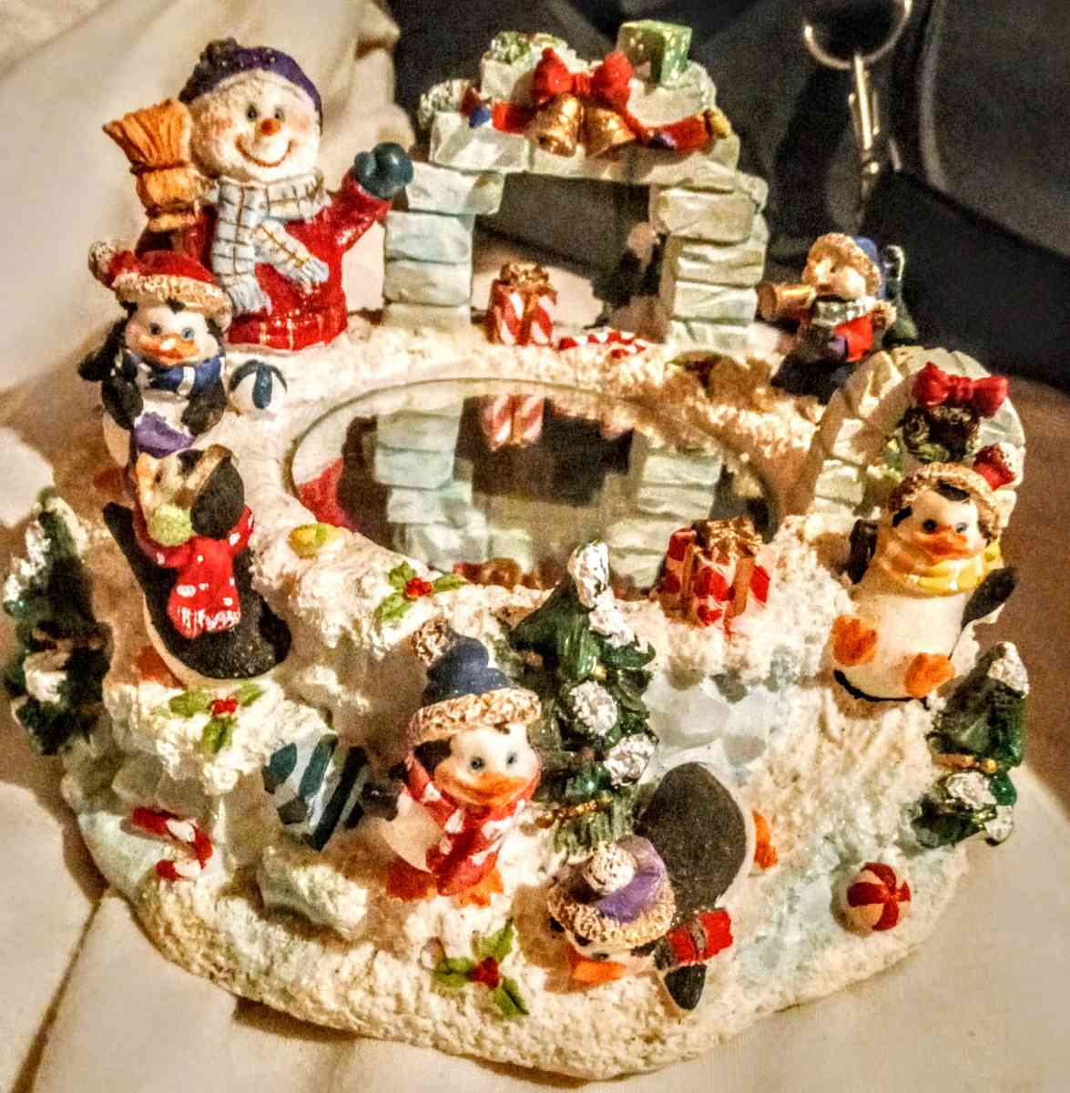 Penguins Musical Skating Pond - Muldrow, Oklahoma - FleaMarketBay