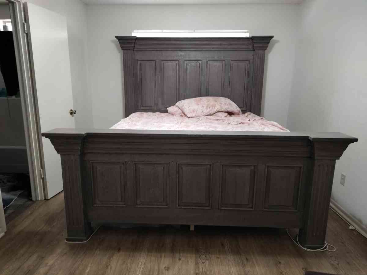 large king size bed and or dresser - Corpus Christi, Texas