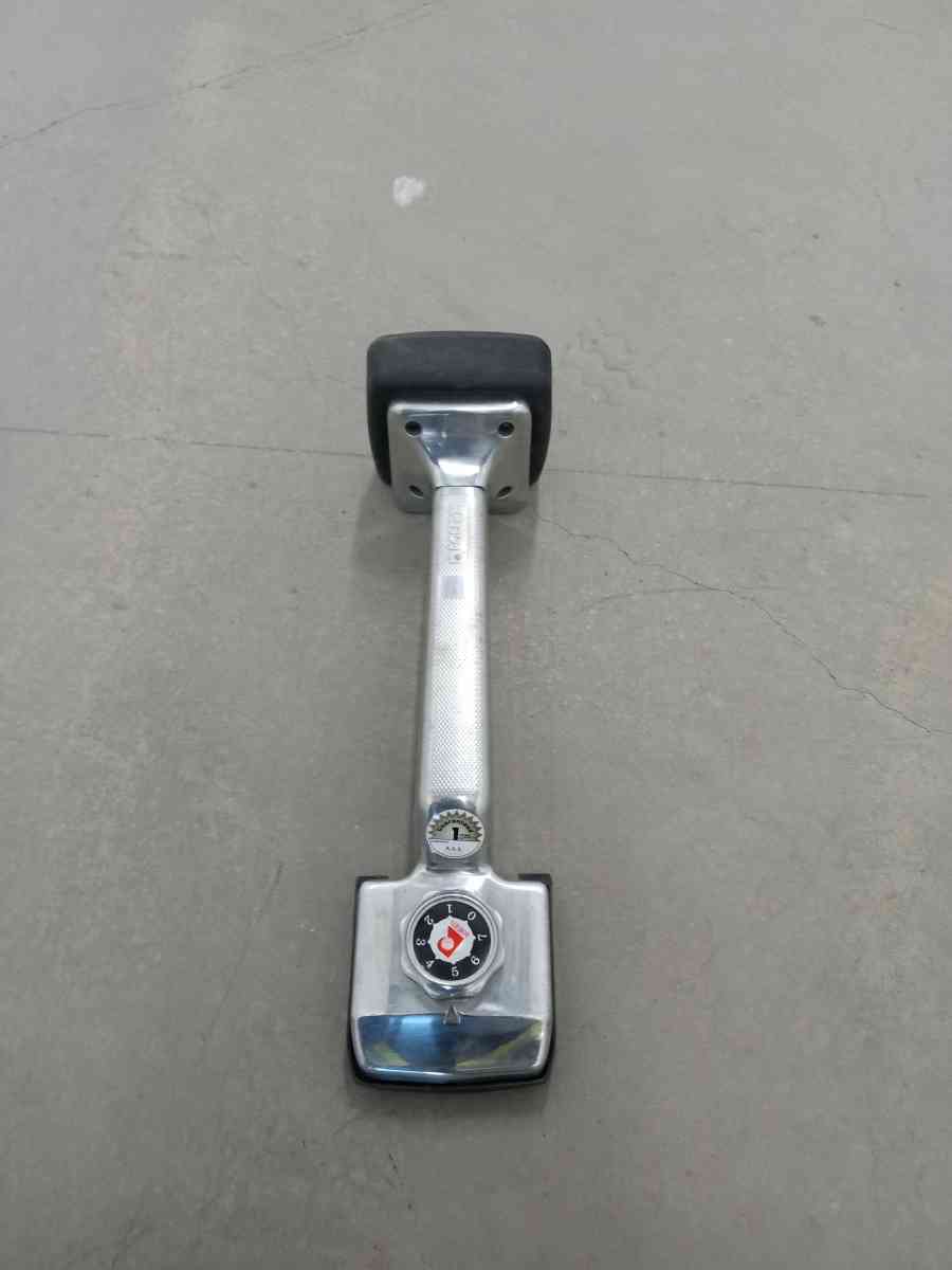 the 10  412 knees kicker ROBERTS for installation of carpet - Belmont, California - FleaMarketBay