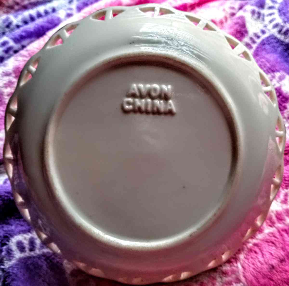 Avon White Swan Jewelry Plate - Muldrow, Oklahoma - FleaMarketBay