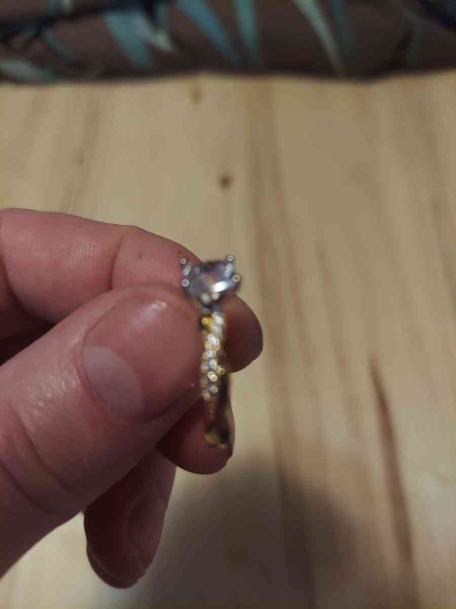 This is 14 Kgold over Sterling silver Its OK Size six - Goodrich, Texas - FleaMarketBay